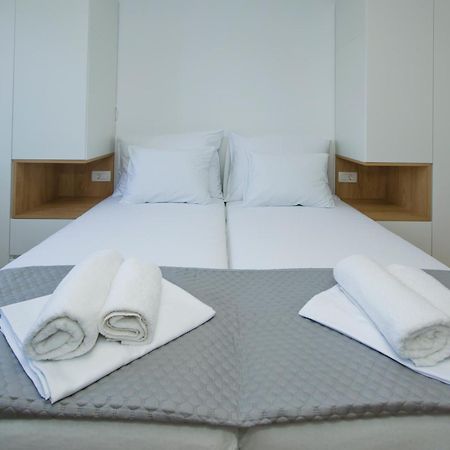 Luka'S Lodge Guesthouse & Hostel フヴァル エクステリア 写真