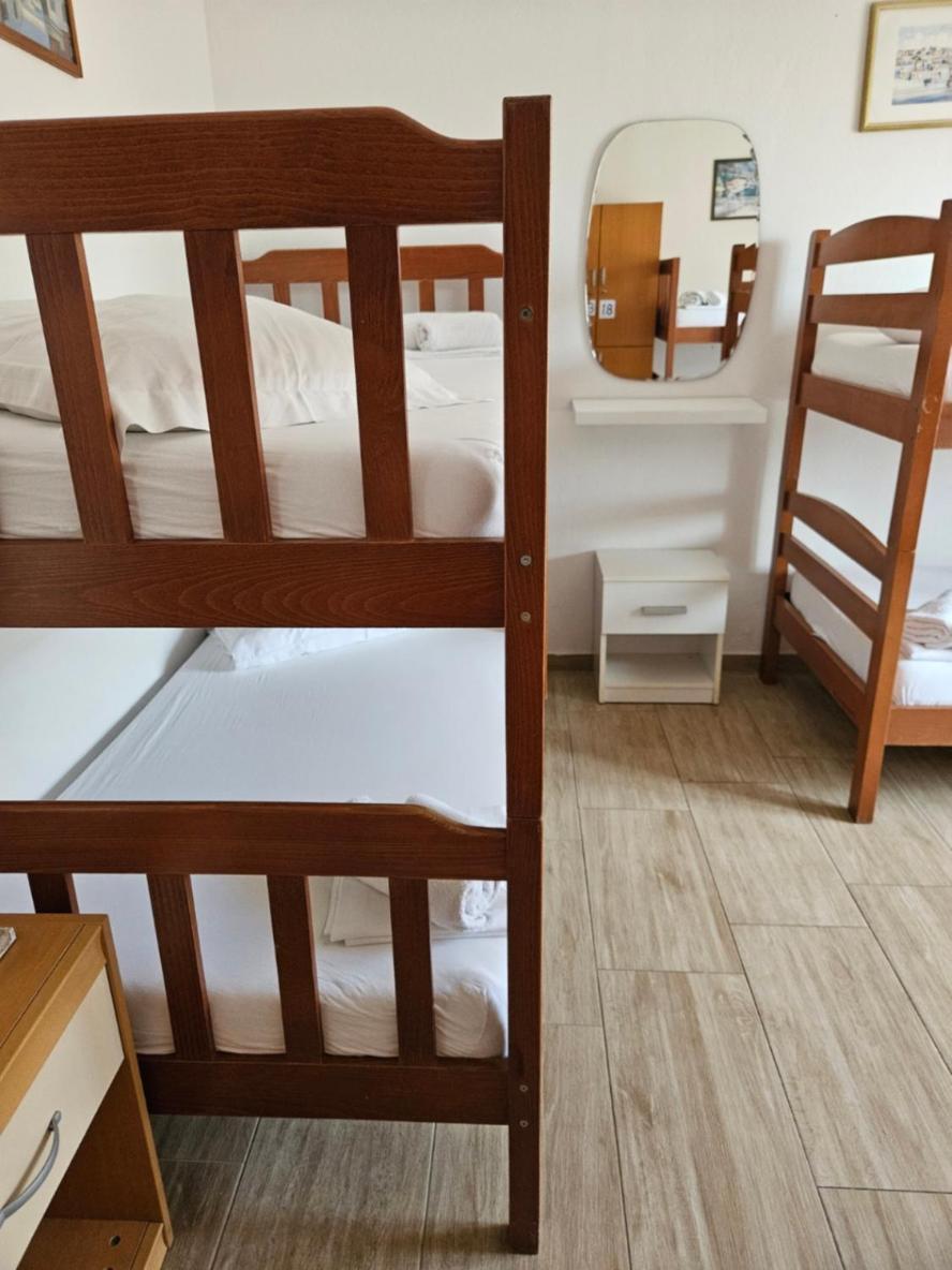 Luka'S Lodge Guesthouse & Hostel フヴァル エクステリア 写真