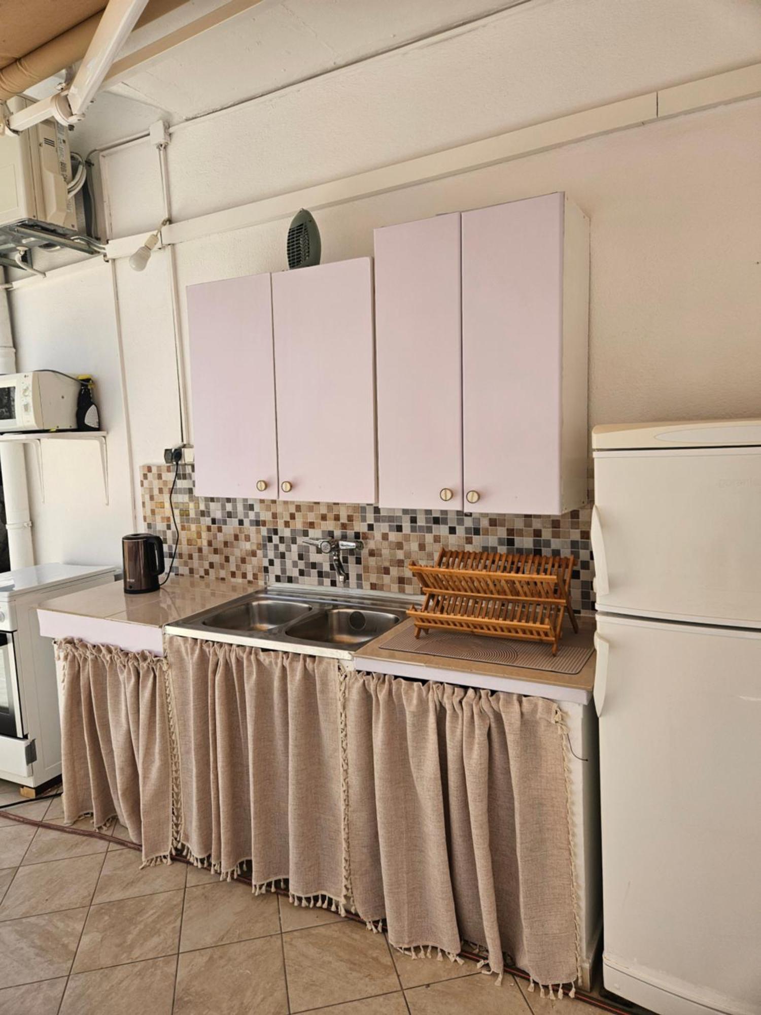 Luka'S Lodge Guesthouse & Hostel フヴァル エクステリア 写真